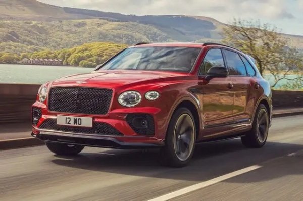 Рlug-in хибридната версия на Bentley е комбинирана от 3,0-литров V6 с електрически мотор, за да произведе 443 к.с. и може да ускори до 100 км/час само за 5,5 секунди. Единственият недостатък е обхватът само на ток.
Обхват само на електричество - 45 км